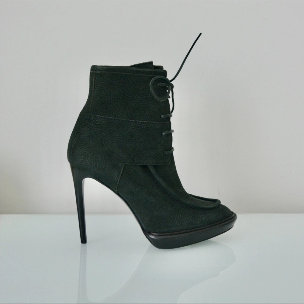 Burberry Black Heeled Nubuck Leather Boots with Lace-Up Detail - Picture 2 of 8
